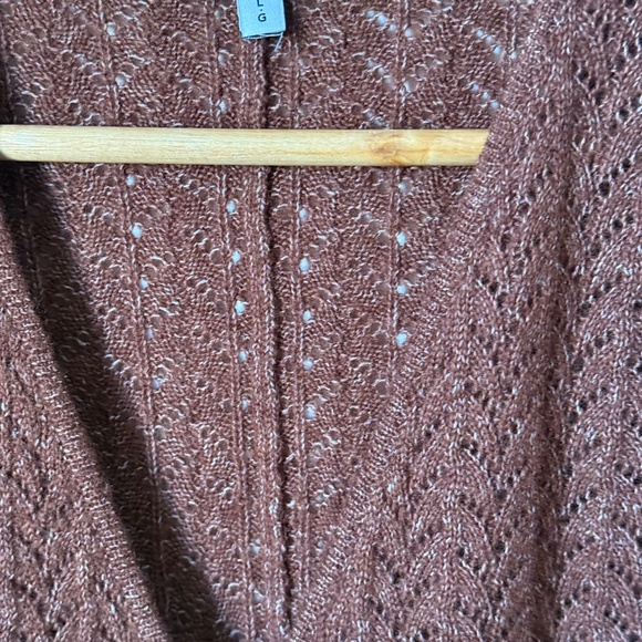 6 items more than 10 outfits - Picture 16 of 16